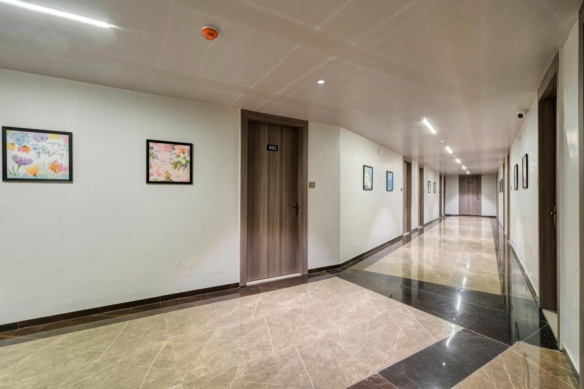 Hotel Sparsh Divine アーメダバード エクステリア 写真
