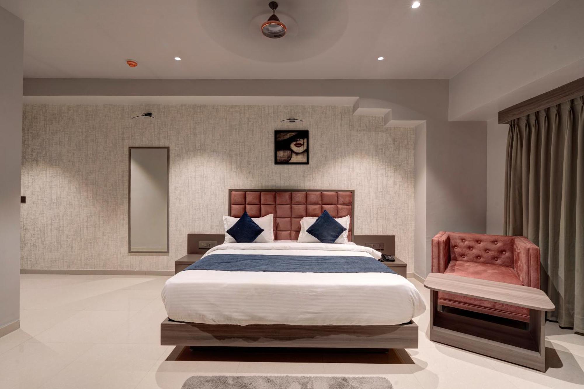 Hotel Sparsh Divine アーメダバード エクステリア 写真