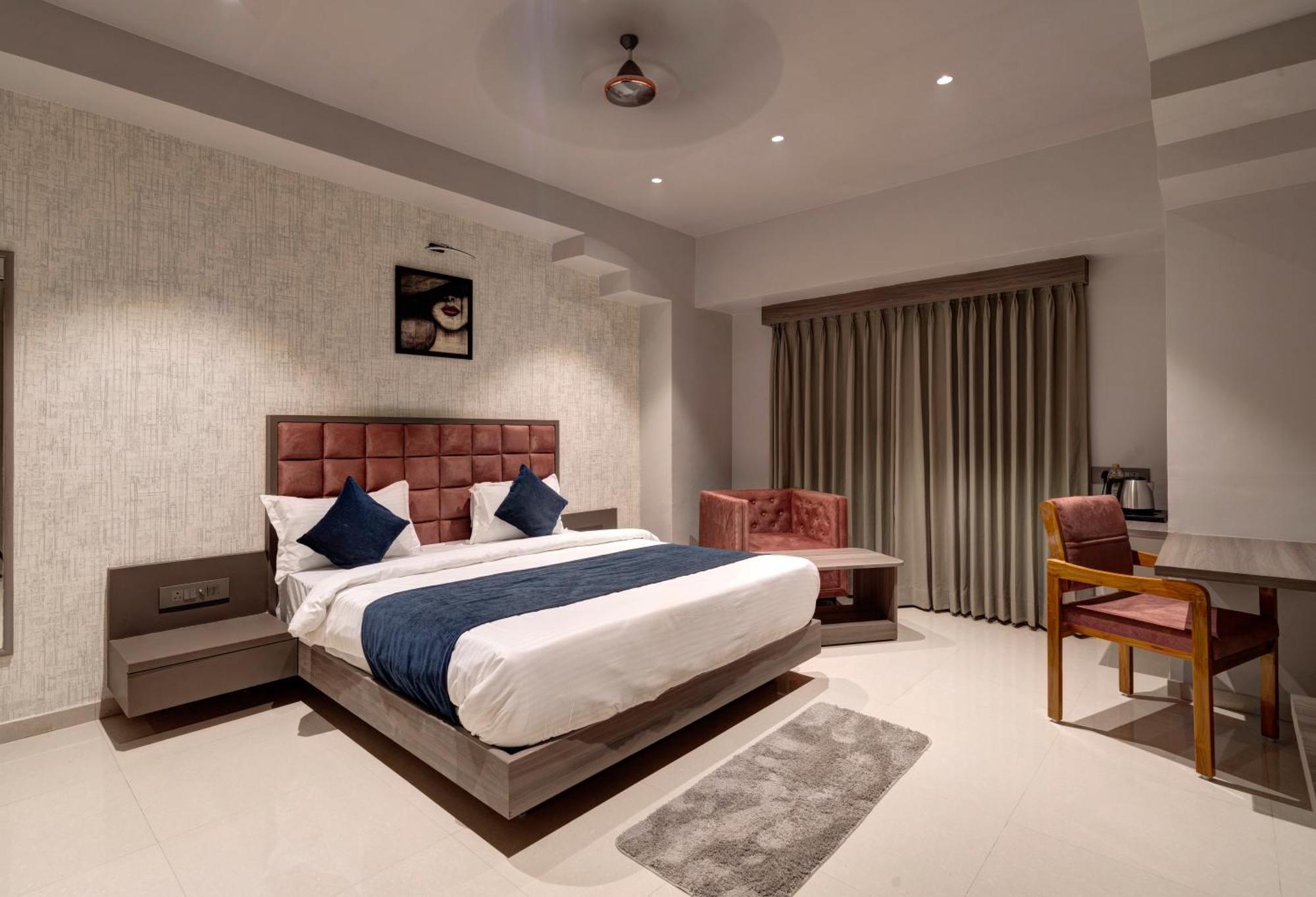 Hotel Sparsh Divine アーメダバード エクステリア 写真