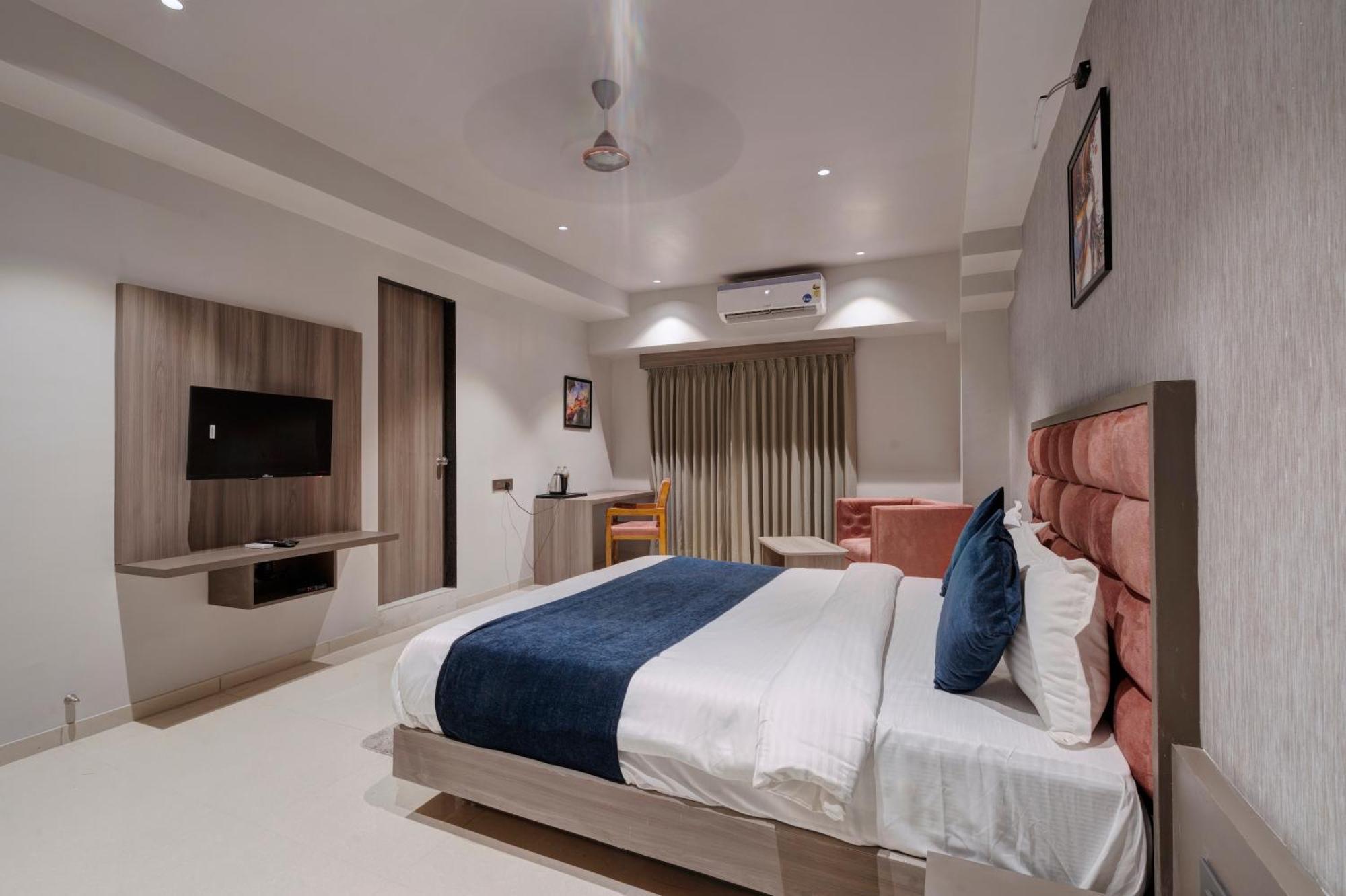 Hotel Sparsh Divine アーメダバード エクステリア 写真