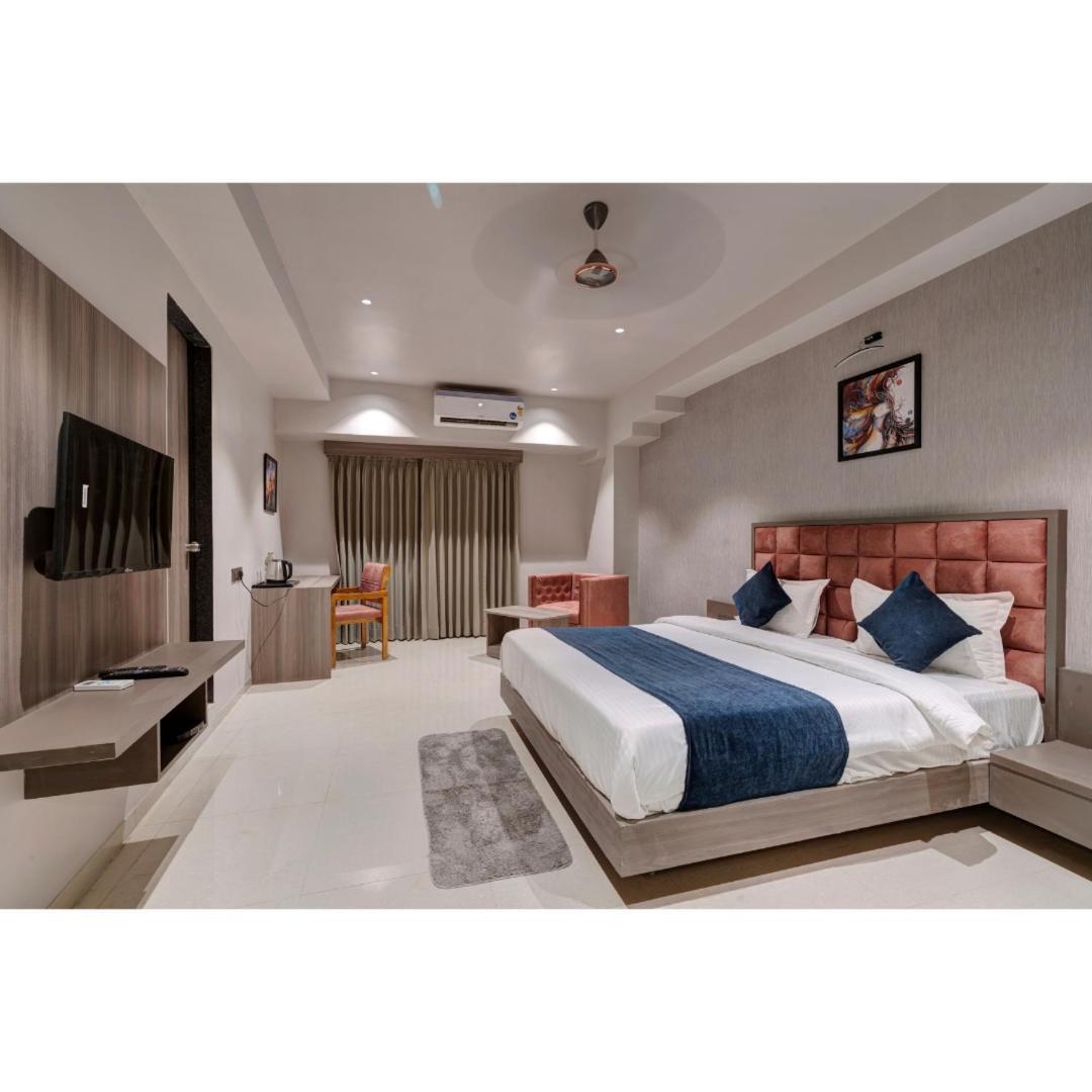 Hotel Sparsh Divine アーメダバード エクステリア 写真